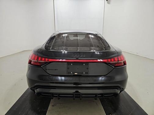 2022 Audi e-tron GT Prestige