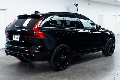 2024 Volvo XC60 Recharge Plug-In Hybrid T8 Ultimate Black Edition