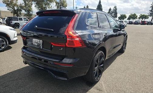 2024 Volvo XC60 Recharge Plug-In Hybrid T8 Ultimate Black Edition