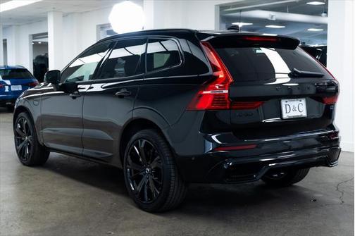 2024 Volvo XC60 Recharge Plug-In Hybrid T8 Ultimate Black Edition