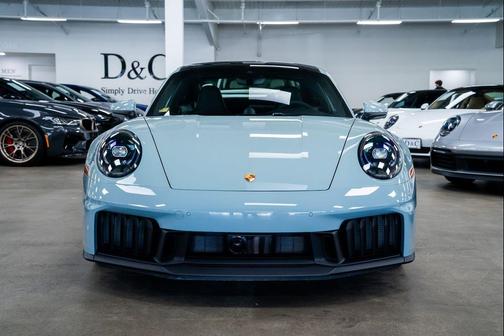 Shade Green Metallic 2026 Porsche 911 Carrera 4 GTS