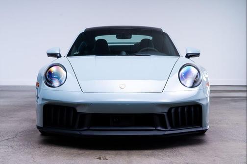 Shade Green Metallic 2026 Porsche 911 Carrera 4 GTS