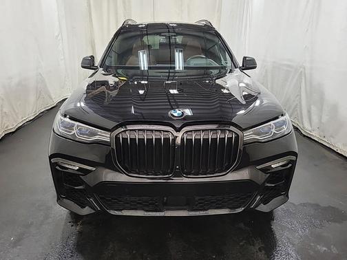 2021 BMW X7 M50i