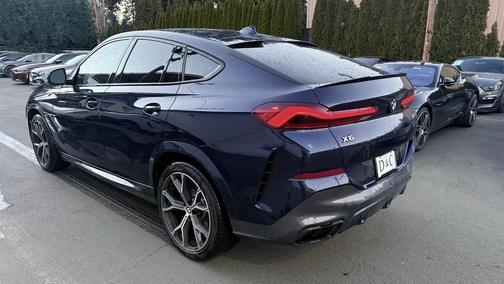 2022 BMW X6 M50i