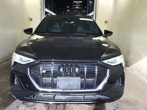 2022 Audi e-tron S Premium Plus