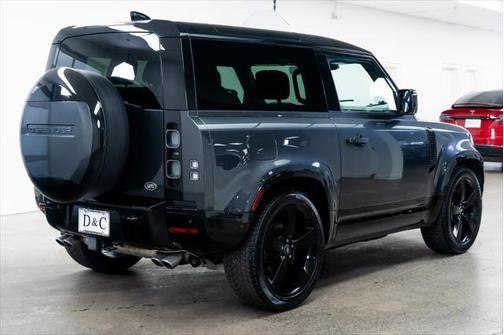 2023 Land Rover Defender V8