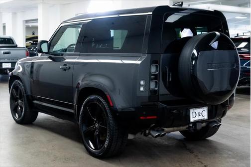 2023 Land Rover Defender V8