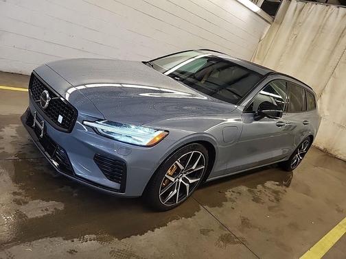 2024 Volvo V60 Recharge Plug-In Hybrid Polestar