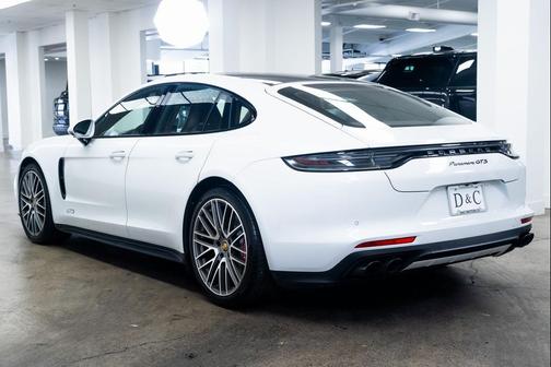 2023 Porsche Panamera GTS