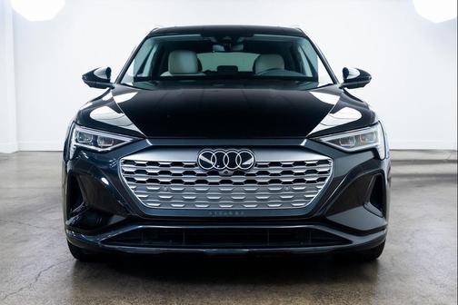 2024 Audi Q8 e-tron Premium Plus