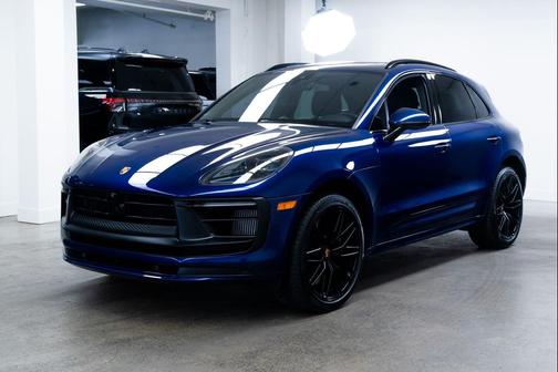 Gentian Blue Metallic 2023 Porsche Macan Macan GTS
