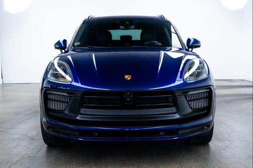 Gentian Blue Metallic 2023 Porsche Macan Macan GTS