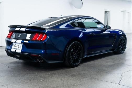 2018 Ford Shelby GT350 Base