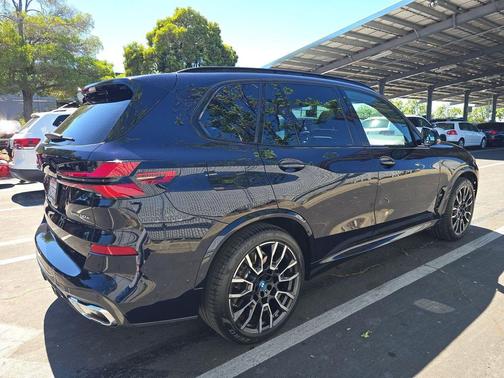 Carbon Black Metallic 2024 BMW X5 PHEV xDrive50e