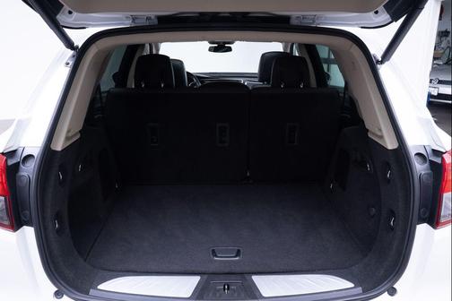 Summit White 2017 Buick Envision Essence