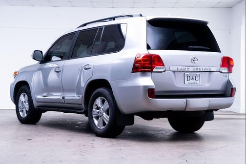 Classic Silver Metallic 2015 Toyota Land Cruiser Base