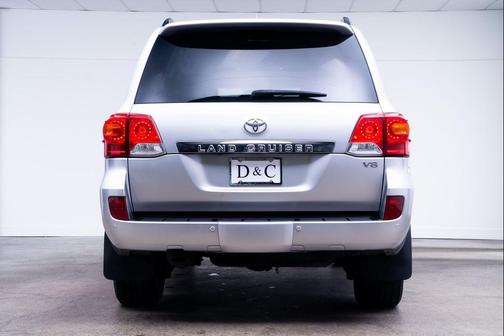 Classic Silver Metallic 2015 Toyota Land Cruiser Base