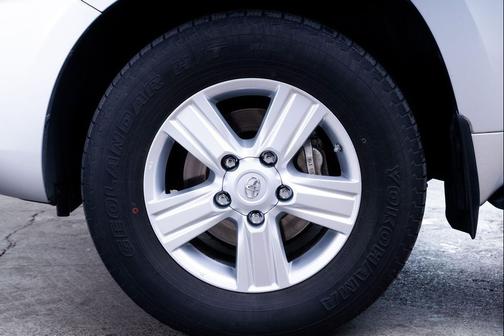 Classic Silver Metallic 2015 Toyota Land Cruiser Base