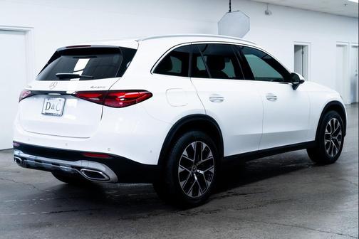 2025 Mercedes-Benz GLC 350e Base