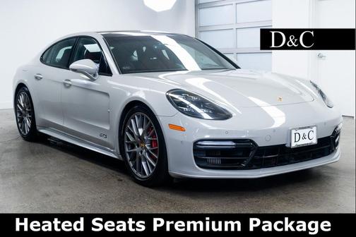 2020 Porsche Panamera GTS