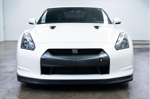 2010 Nissan GT-R Premium