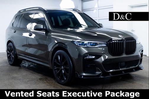 2022 BMW X7 M50i