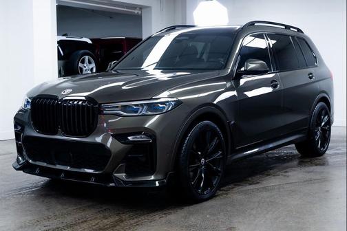 2022 BMW X7 M50i