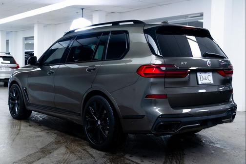 2022 BMW X7 M50i