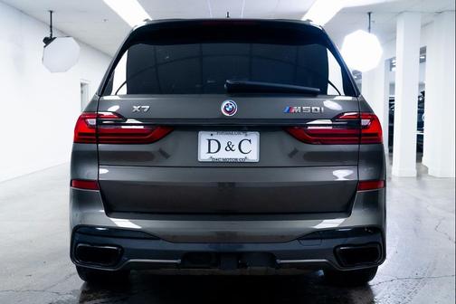 2022 BMW X7 M50i