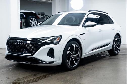 2024 Audi Q8 e-tron Prestige
