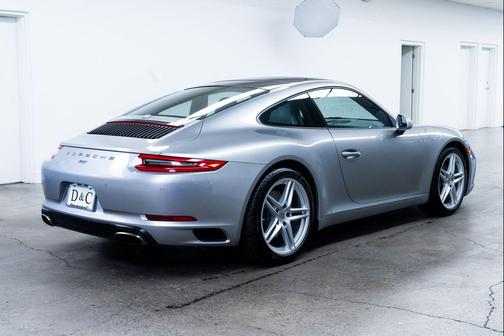 2018 Porsche 911 Carrera