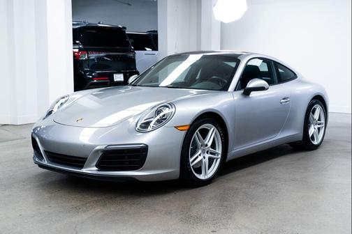 2018 Porsche 911 Carrera