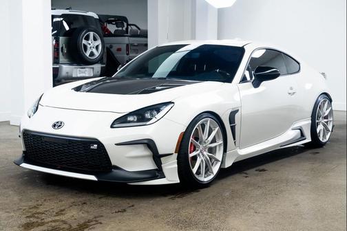 2025 Toyota GR86 Premium