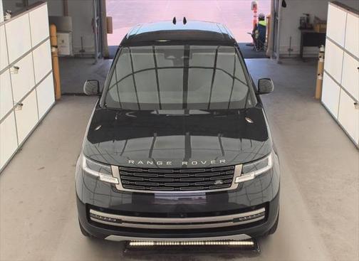 2025 Land Rover Range Rover P550e SE
