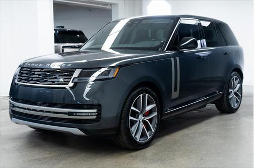 2025 Land Rover Range Rover P550e SE