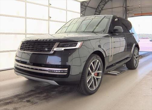 2025 Land Rover Range Rover P550e SE