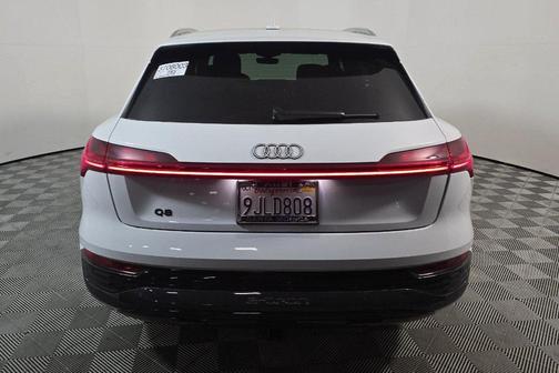 2024 Audi Q8 e-tron Premium Plus