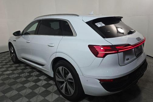 2024 Audi Q8 e-tron Premium Plus