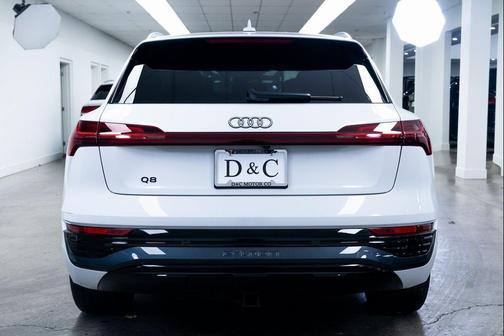 2024 Audi Q8 e-tron Premium Plus