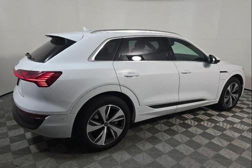 2024 Audi Q8 e-tron Premium Plus