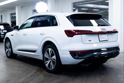 2024 Audi Q8 e-tron Premium Plus