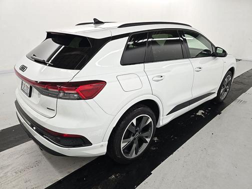 Glacier White Metallic 2023 Audi Q4 e-tron Prestige 50 quattro