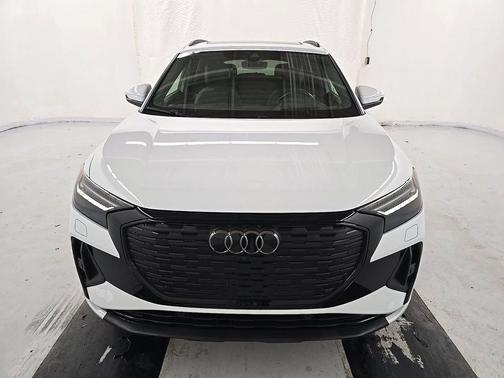 Glacier White Metallic 2023 Audi Q4 e-tron Prestige 50 quattro