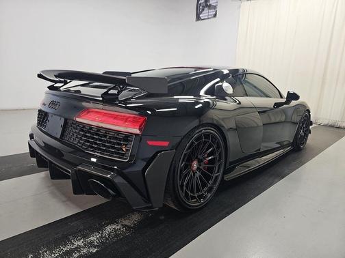 Mythos Black Metallic 2023 Audi R8 V10 GT RWD S tronic