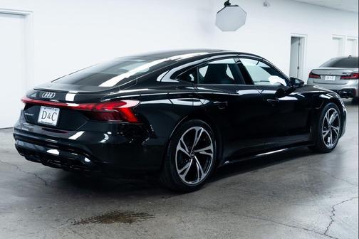 2022 Audi e-tron GT Prestige
