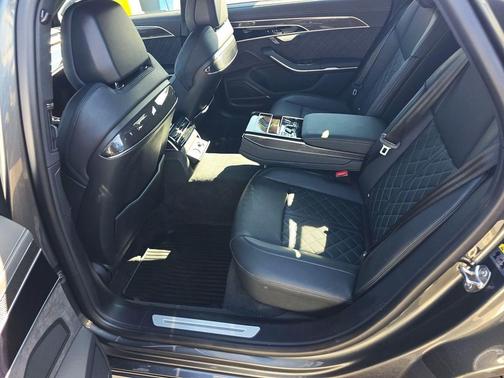 2025 Audi S8 4.0T