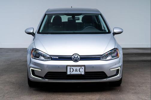 Reflex Silver Metallic 2015 Volkswagen e-Golf Limited Edition