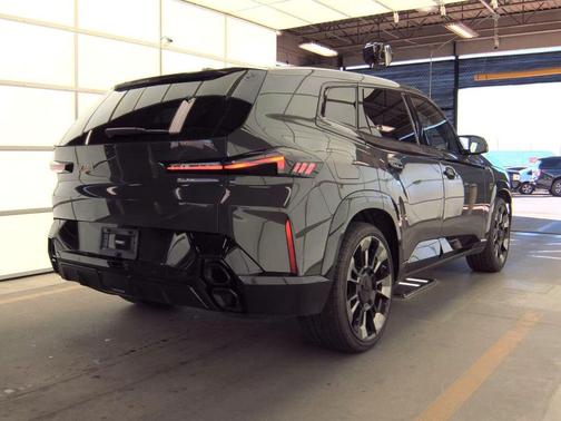 2023 BMW XM Bowers & Wilkins Sound Massage Seats