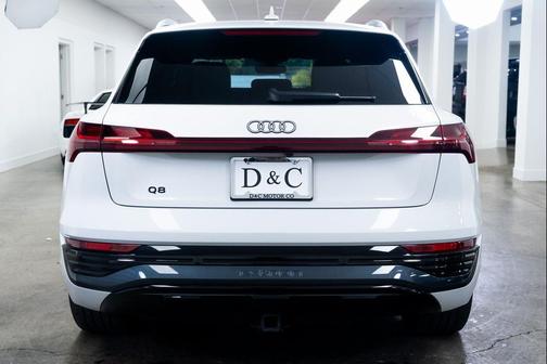 2024 Audi Q8 e-tron Premium Plus