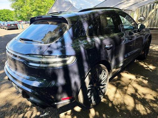 Night Blue Metallic 2022 Porsche Macan Macan GTS